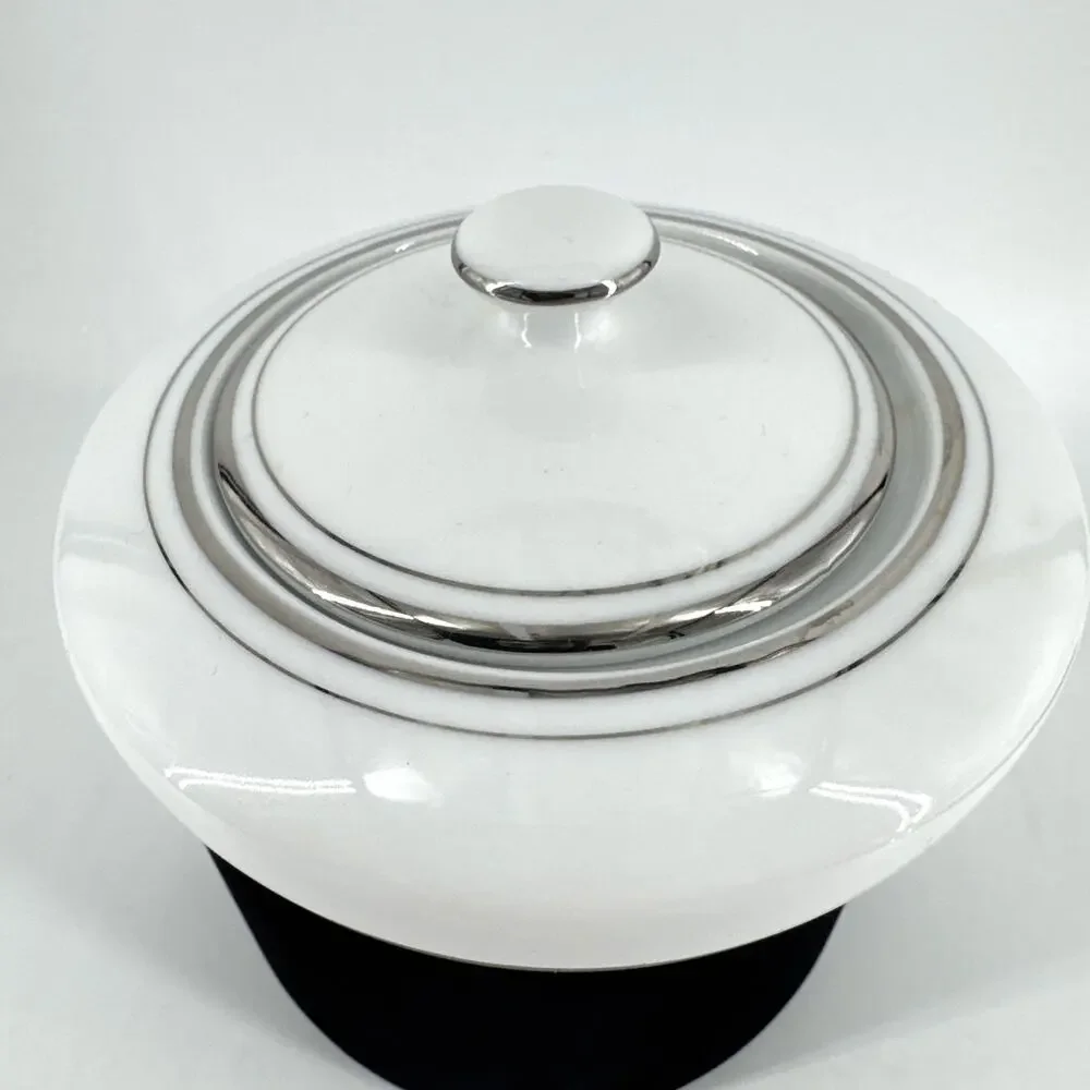 Covered Sugar Bowl Made in Japan Contour China with Platinum‎ Bands Candlelight
